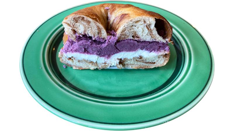 F. bagelcafe 88<br>紫芋あん＆クリームチーズサンド