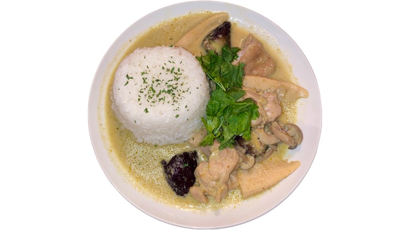 28. SHARE<br>BARで作る旬野菜のグリーンカレー