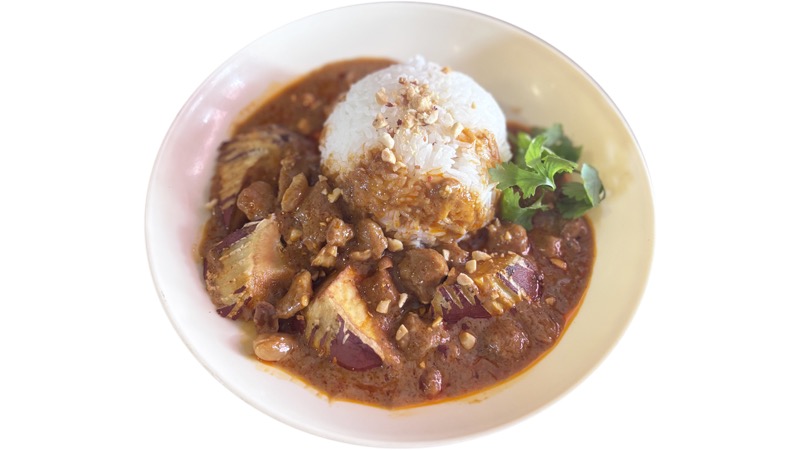 99. ティッチャイ<br>さつまいもホクホクマッサマンカレー